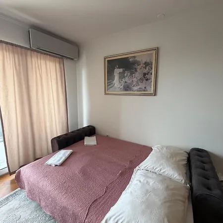 Heart Of Town Apartament